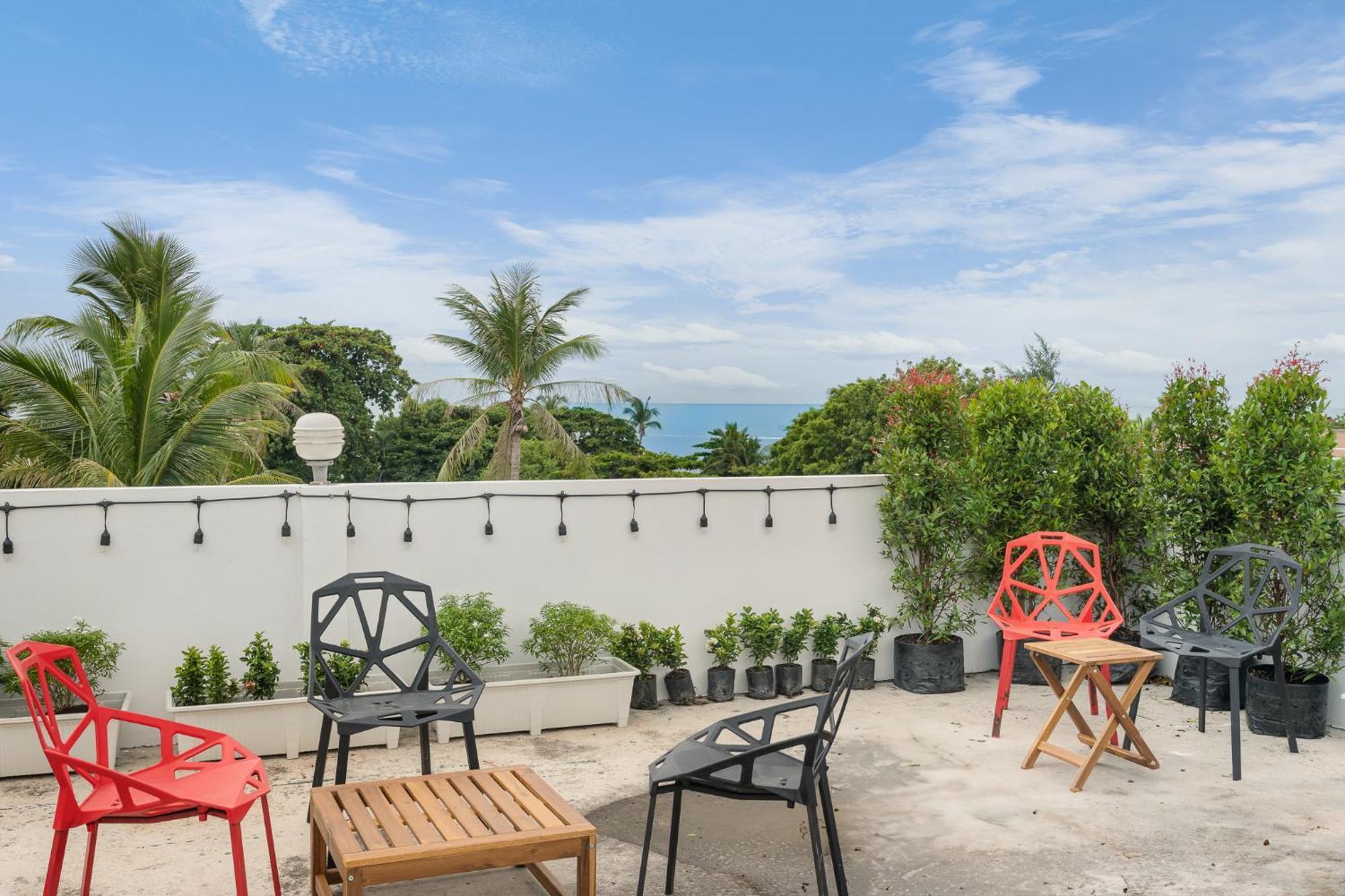 Chill Inn Chaweng Hostel And Cafe Amphoe Koksamui Exterior foto